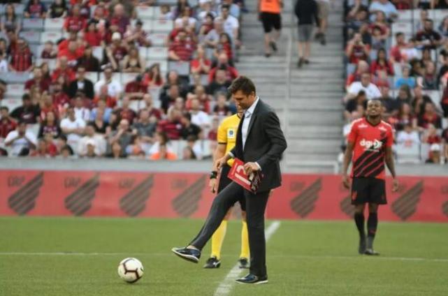  拜仁续约功勋队长至2026年夏季  