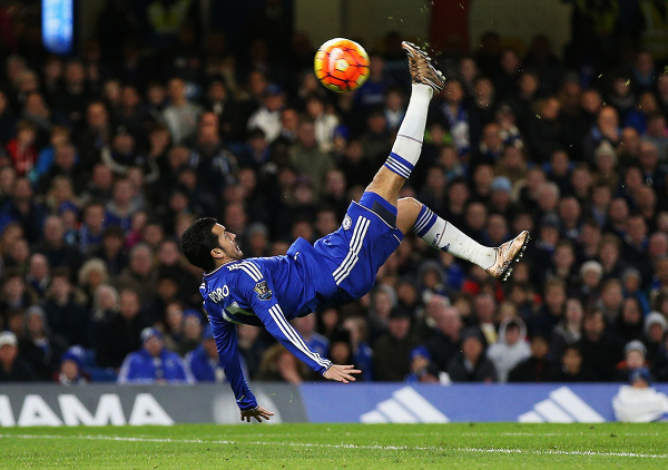  特里皮尔精准任意球绝杀伯恩茅斯  