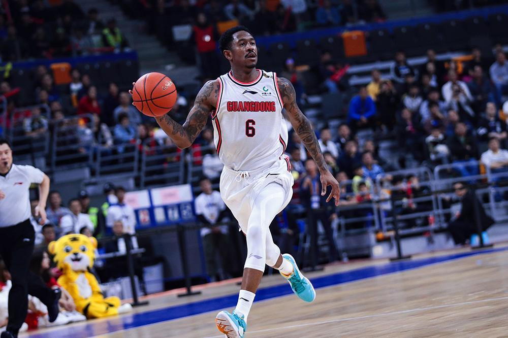  黄蜂布里奇斯重伤报销，球队启动紧急引援计划  