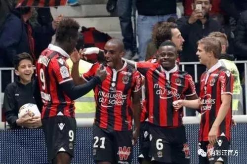  梅斯客场顽强守平巴黎，防守反击战术受赞誉  